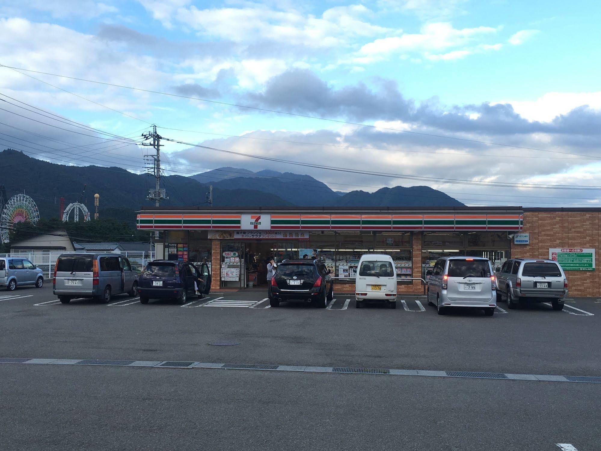 Mtfuji Guest House Kikkake Фуджийошида Екстериор снимка